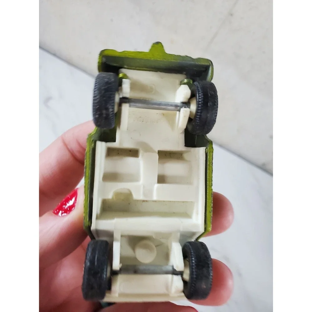 Vintage 1969 Tootsie Toy Jeep Truck Green Die‎ Cast Metal
